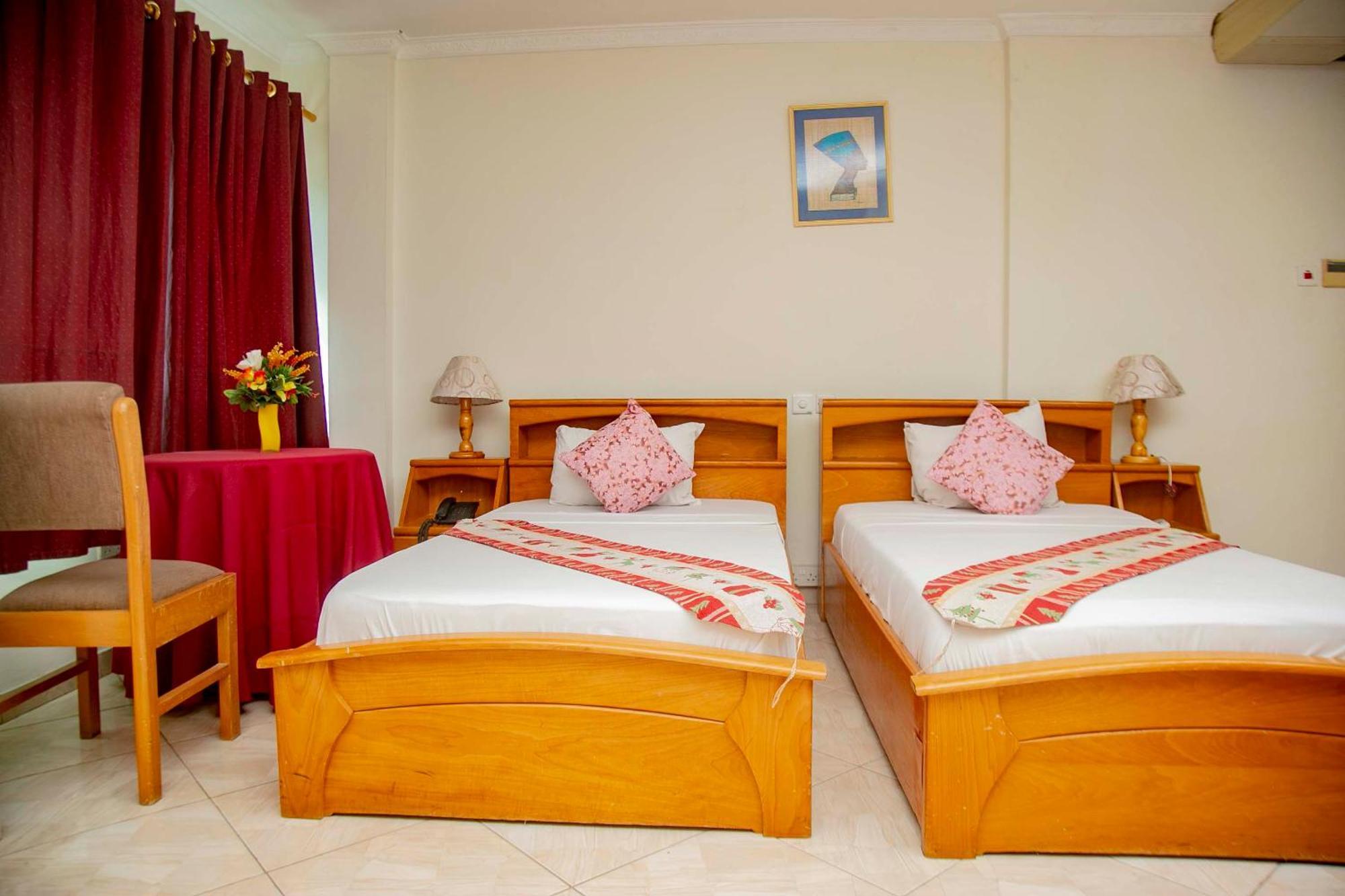 Brookvale Hotel Weija Екстер'єр фото