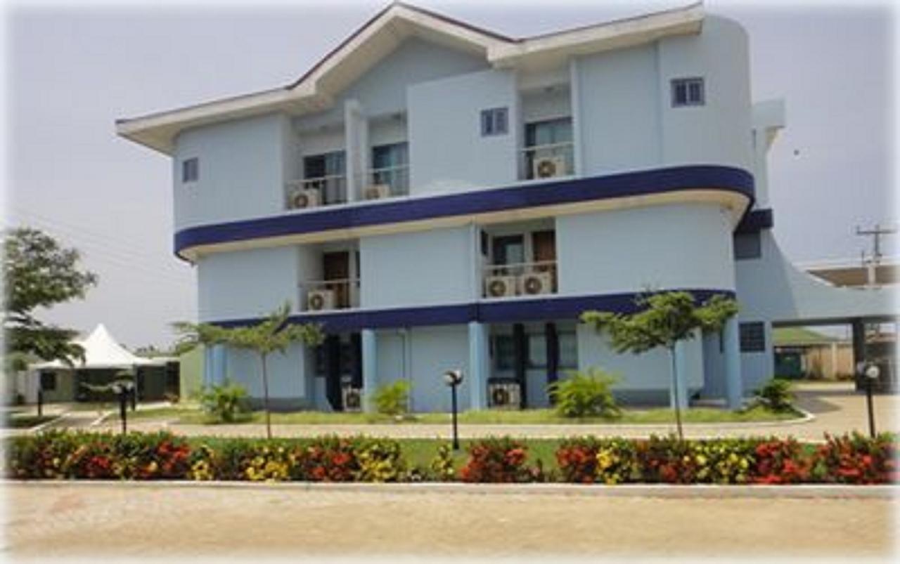 Brookvale Hotel Weija Екстер'єр фото