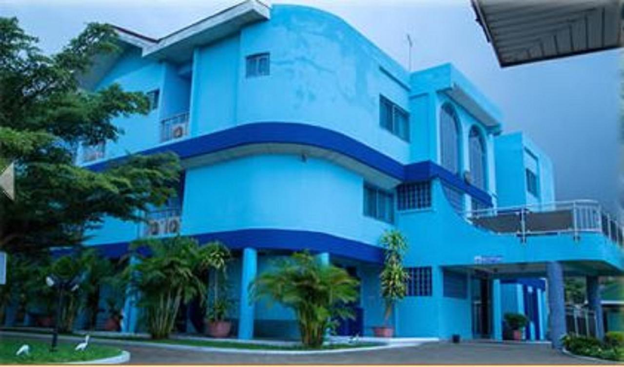 Brookvale Hotel Weija Екстер'єр фото