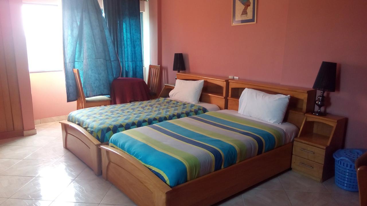 Brookvale Hotel Weija Екстер'єр фото